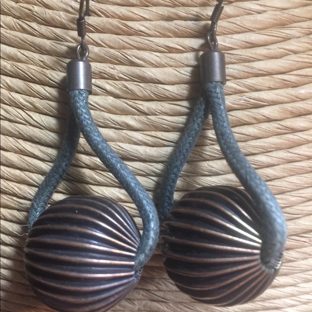 Ribbed Copper Dangle Earrings. - image 1